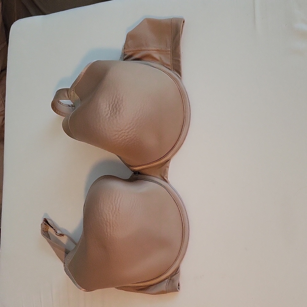 38 F Cacique Underwire bra